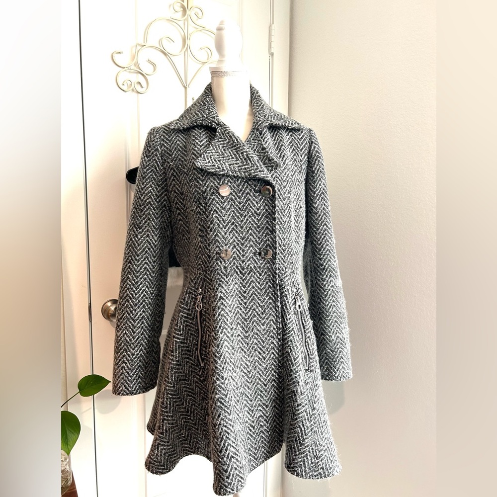 Liz Claiborne Black and White Herringbone Trench Coat